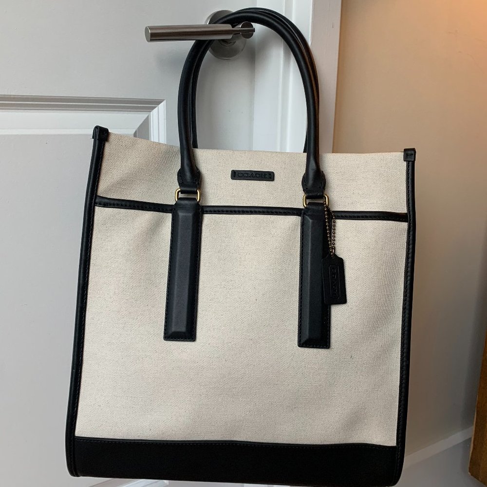 Coach Legacy Canvas Tote Bag(Rare)